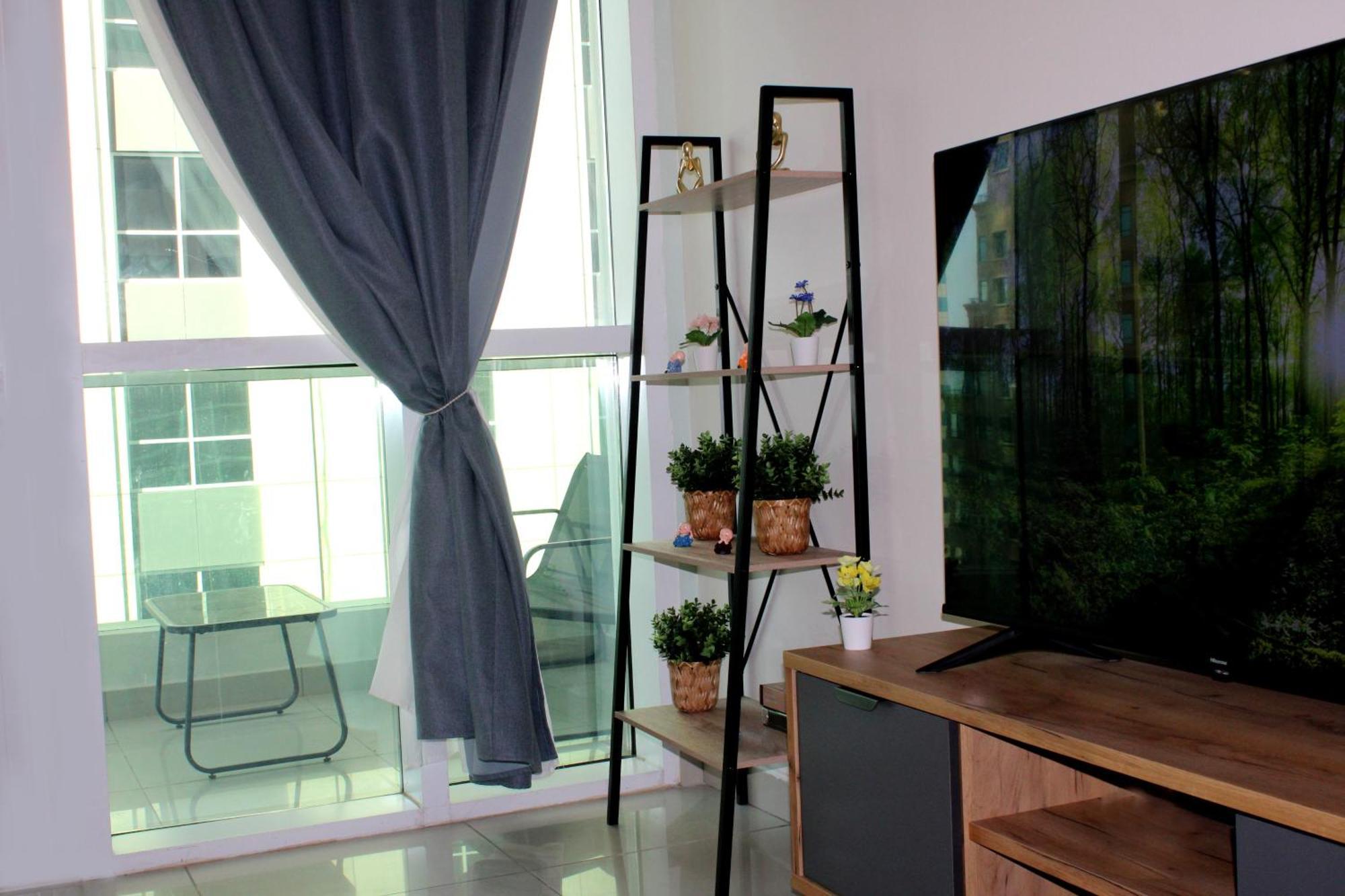 Skyline Haven In Marina Apartment *