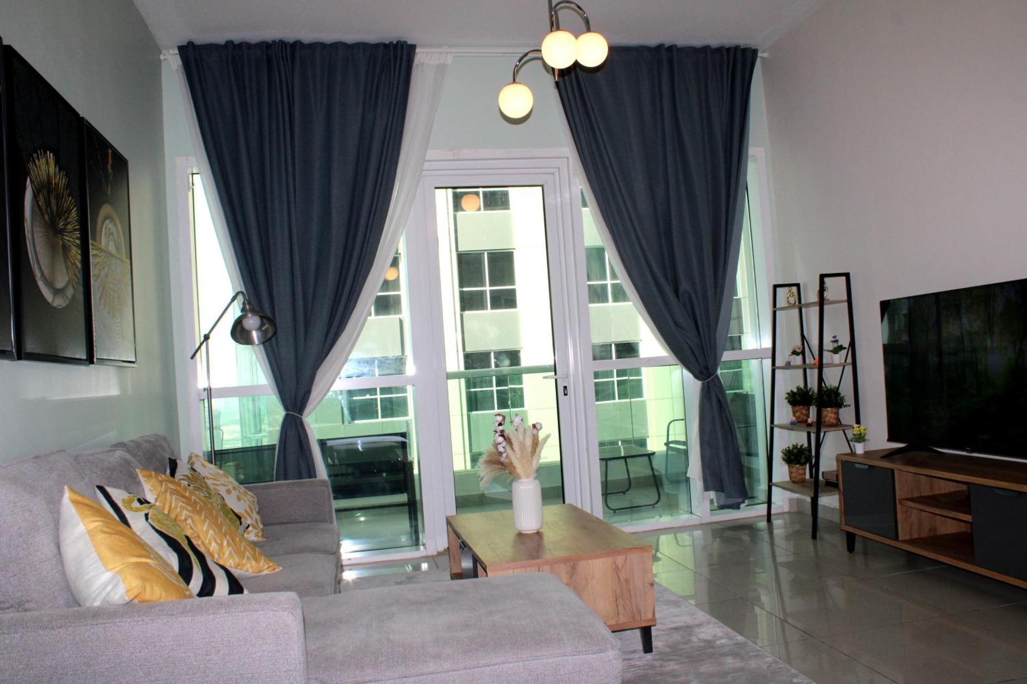 Apartment Skyline Haven In Marina *